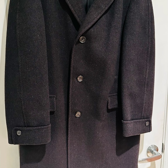 Italian Import Winter Over Coat. - Picture 6 of 16
